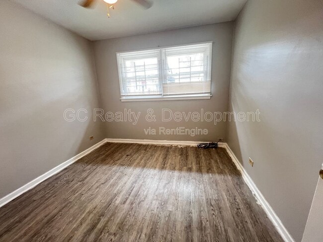 Building Photo - 9252 S Merrill Ave