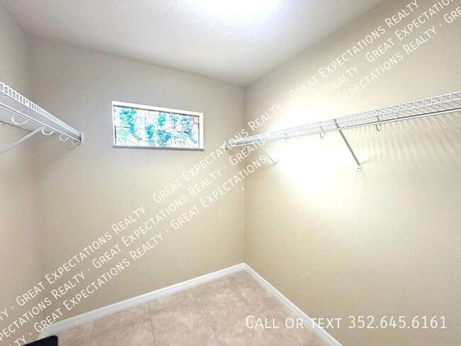 Building Photo - 5303 SW 88 Pl