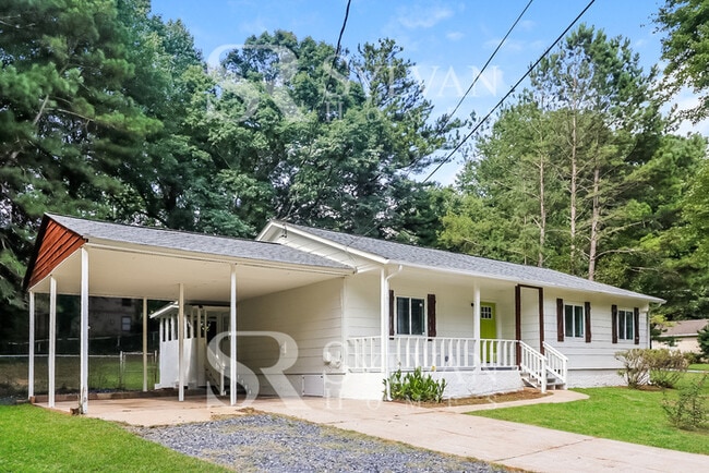 Building Photo - Enjoy the good life in this 3 BR, 2 BA ran...