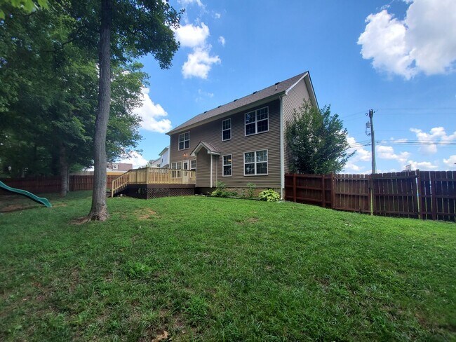 Building Photo - 4 Bedroom 3 Full Bath + Bonus Room
