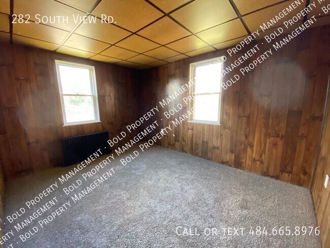 Building Photo - 282 S View Rd