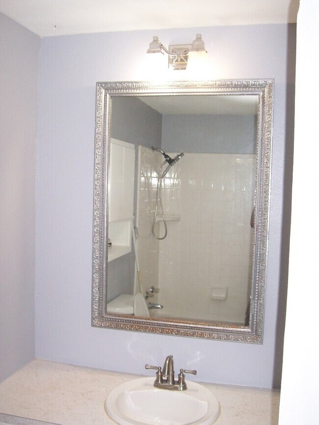 Building Photo - 830 Wateka Way