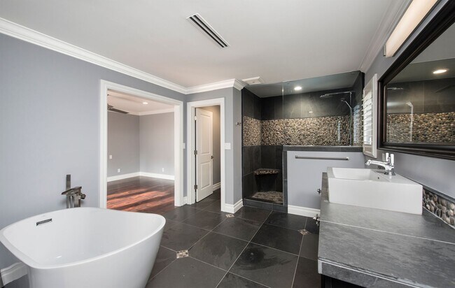 Building Photo - Stunning Resort-like Pleasanton Home