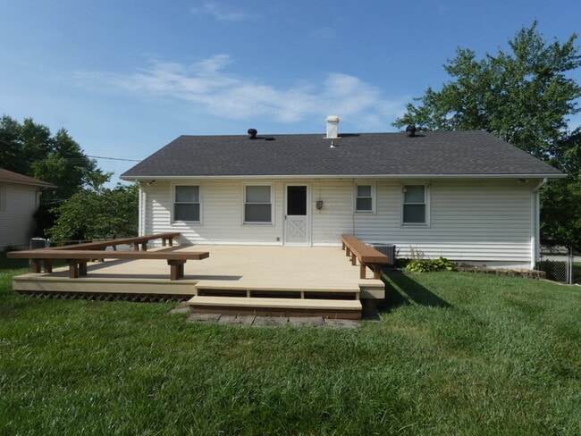 Building Photo - 1608 NE 65th St