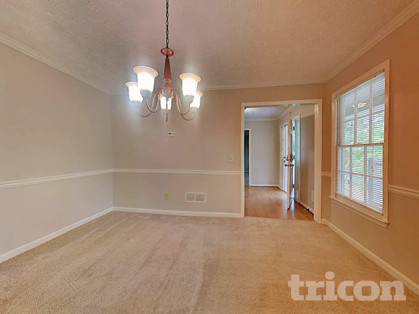 Building Photo - 1516 Maple Ridge Dr
