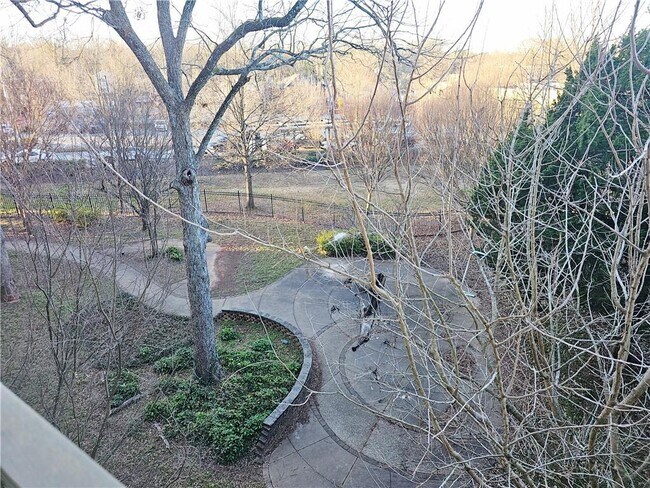 Building Photo - 870 Mayson Turner Rd NW