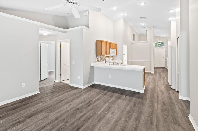 Building Photo - Great Home