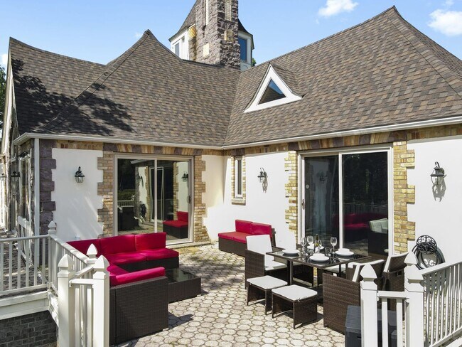 Building Photo - One of a kind Castle on the Hill for Rent! Minimum 1 month lease