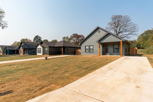 Building Photo - 1419 S 7th Ave