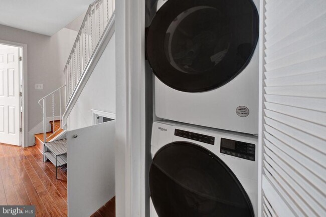 Building Photo - 1203 Girard St NW