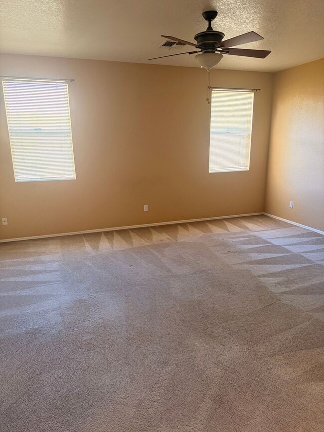 Building Photo - Great Location on Cul de Sac Lot