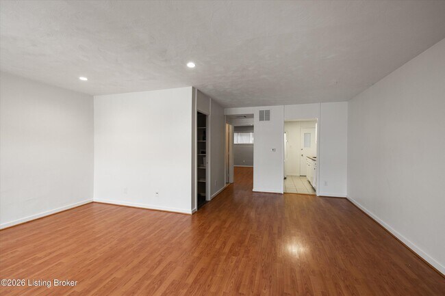 Building Photo - 1040 Cherokee Rd