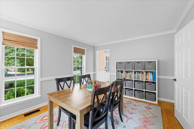 Building Photo - Spacious Home with Fenced Yard Exclusive Access to Hethwood Amenities