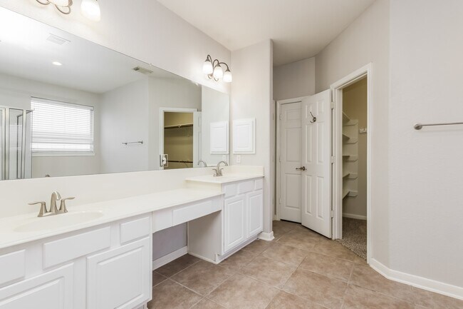 Building Photo - 20836 Sheridan Heights Ln