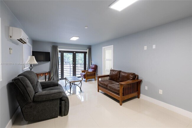 Building Photo - 4538 SW 1st St