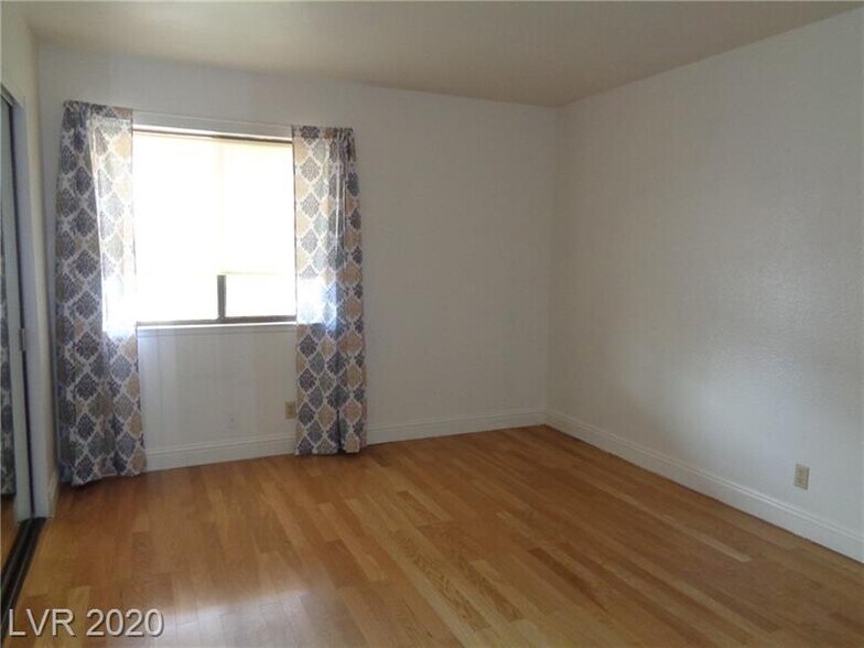 Building Photo - 2807 Tulip Ct