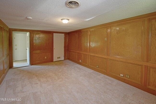Building Photo - 5108 Gray Dr