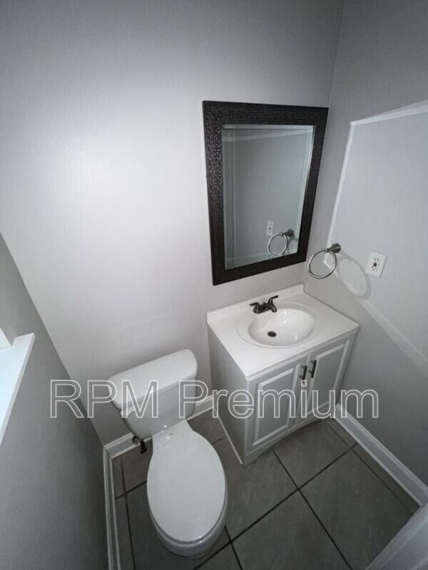 Building Photo - 4922 Sunnybrook Dr