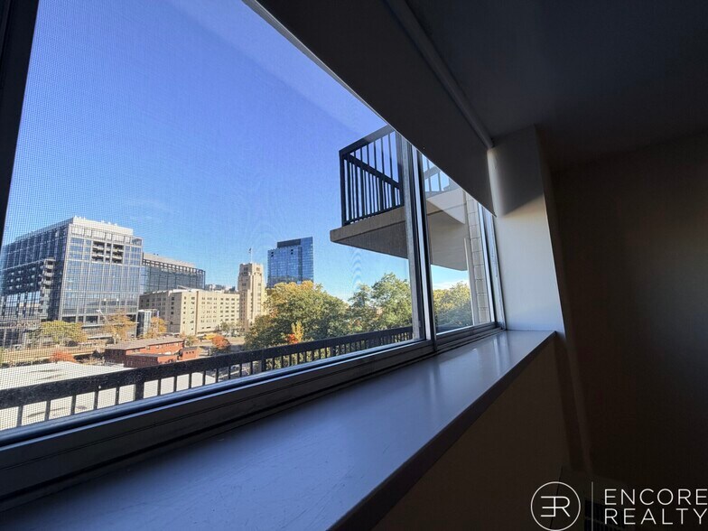 Building Photo - 16 Monmouth Ct