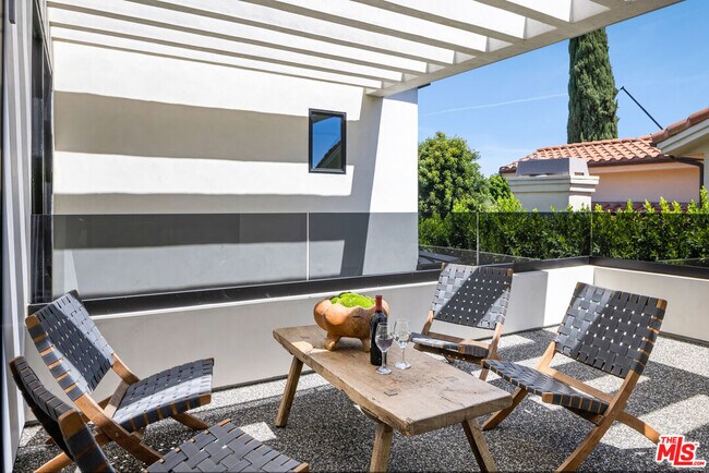 Building Photo - 14822 Hesby St