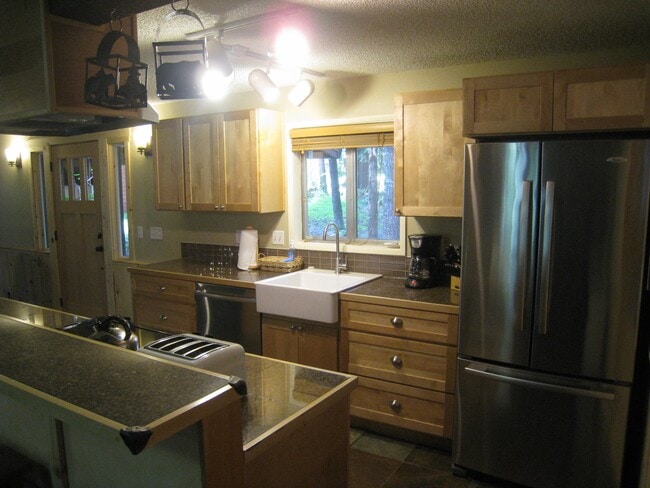 Building Photo - 70558 E Terrace Dr