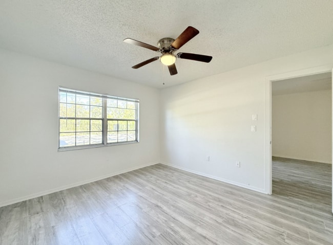 Building Photo - 380 2nd Ave N