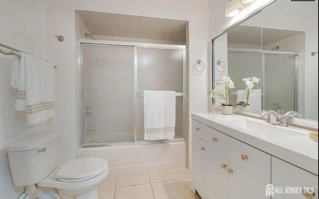 Building Photo - 31 Gate House Ln