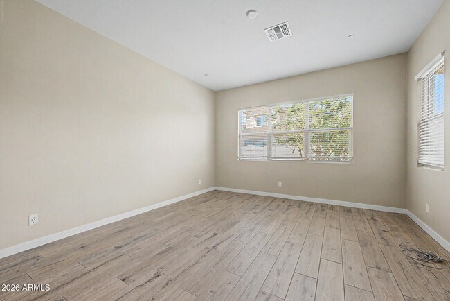 Building Photo - 1899 N 140th Dr