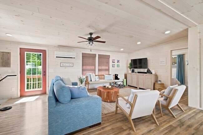 Building Photo - 74 Blackmore Pond Cir