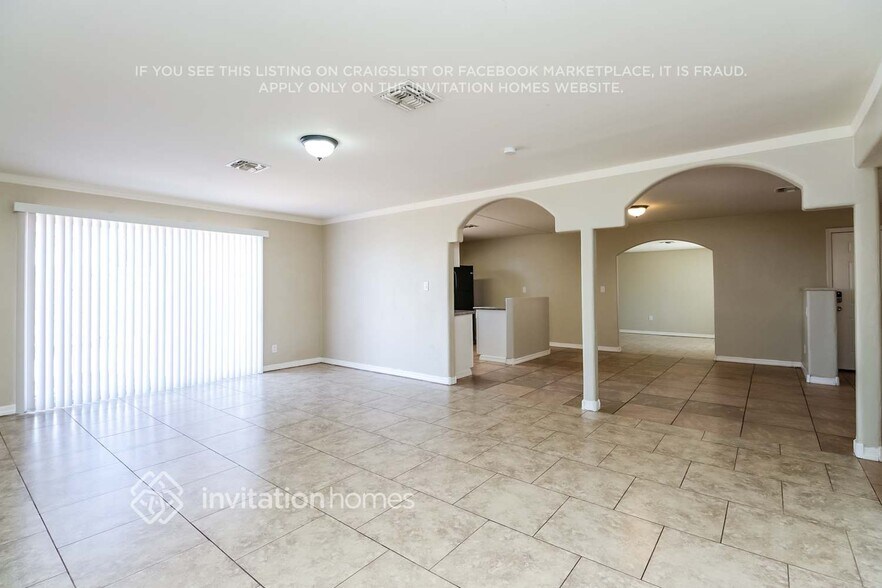 Building Photo - 4824 W Catalina Dr
