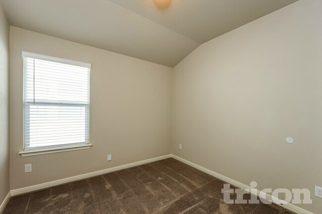 Building Photo - 13627 Emerson Wy