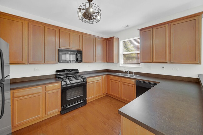 Building Photo - 1243 Waverly Dr