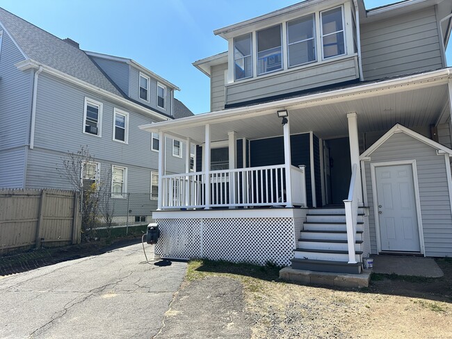 Building Photo - 1049 Campbell Ave