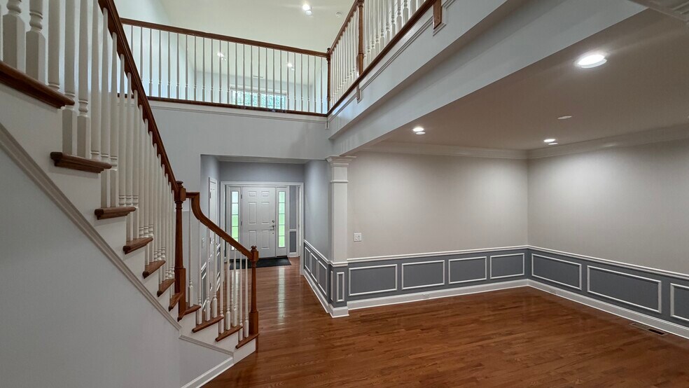 Building Photo - 281 Sterling Dr