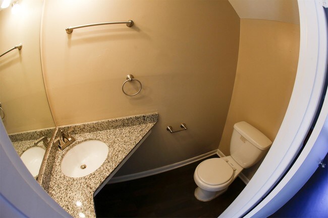 Building Photo - 3270 Kenelworth Dr