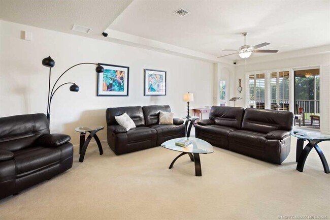 Building Photo - 2371 SW Carriage Hill Terrace