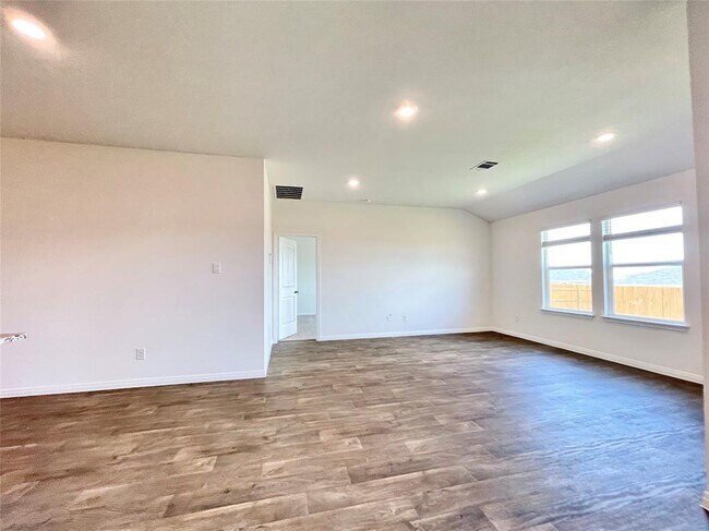 Building Photo - 590 Gladiola Lp