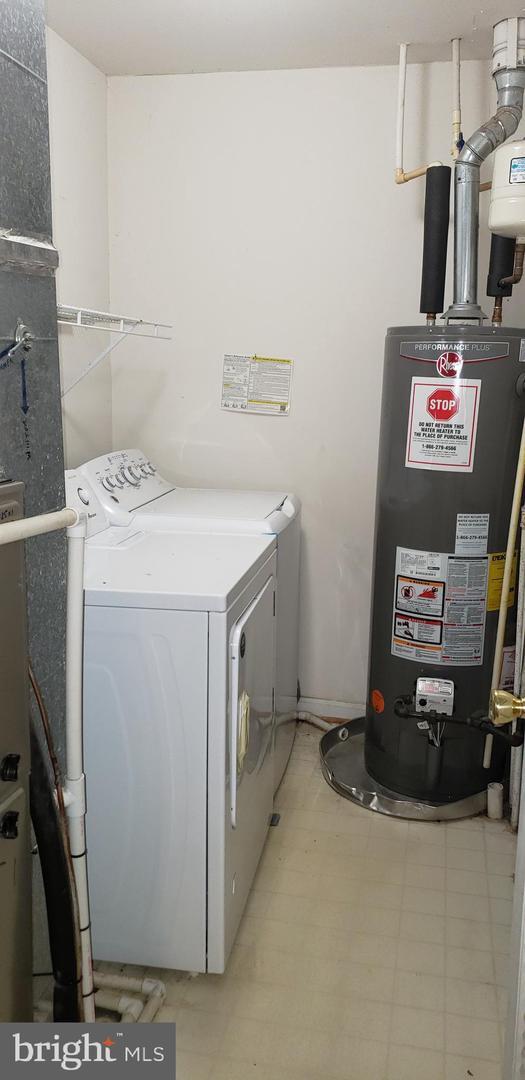 Building Photo - 8709 Spring Brook Way