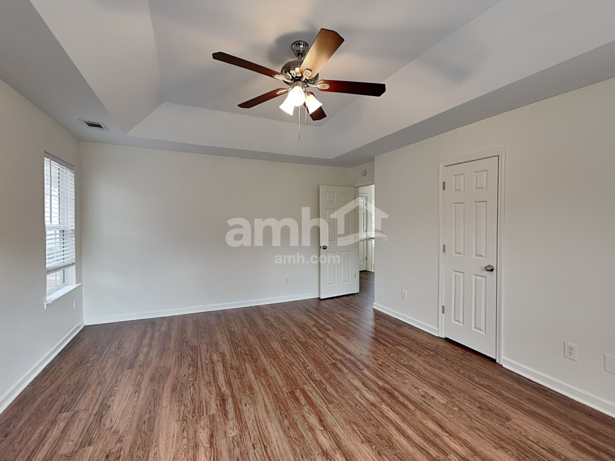 Building Photo - 2026 Oakbluff Way SW