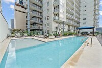 Building Photo - 603 Davis St