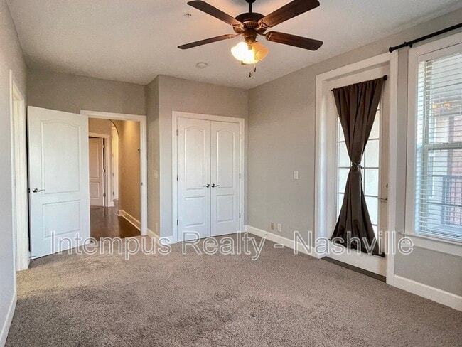 Building Photo - 307 Seven Springs Way