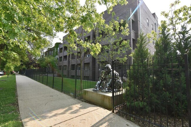 Primary Photo - 4520 N Beacon St