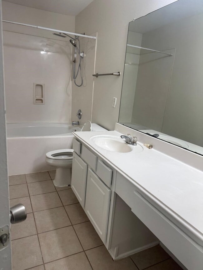 Building Photo - 4714 Garden Meadow Dr