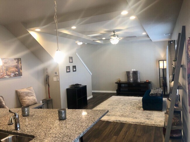 Building Photo - STUNNING 2BD + LOFT HOME WITH LUXURY UPGRA...