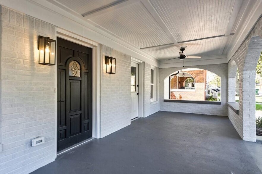 Building Photo - 728 Pearce St SW