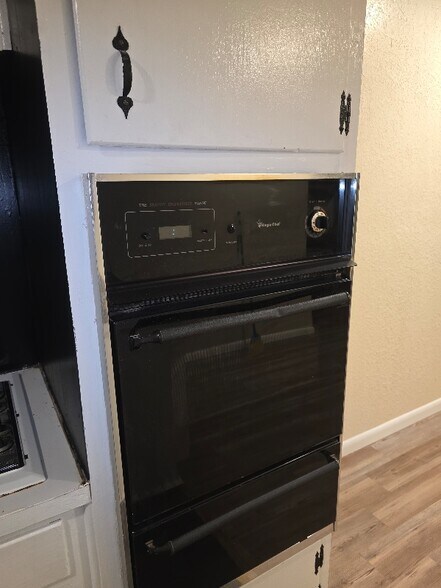 Building Photo - 316 S Barbara St