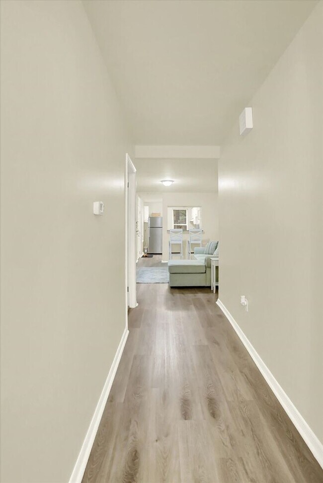 Building Photo - 407 Boas St