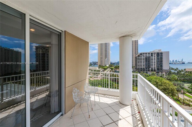 Building Photo - 701 Brickell Key Blvd