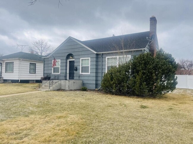 Building Photo - 1601 15th Ave