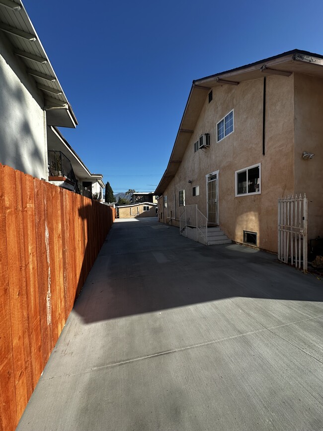 Building Photo - 349 W Lomita Ave